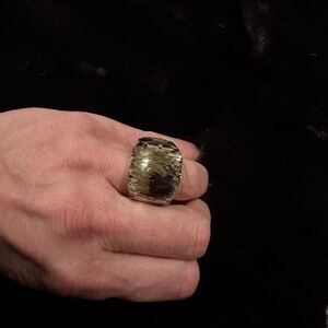 Swarovski black & silver cocktail ring(size 5)